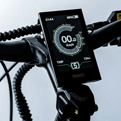 E-Movement Thor – Bafang colour display close-up